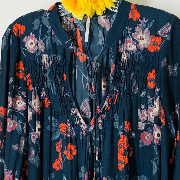 Free People beautiful floral print Top. NWOT. - Picture 2 of 8
